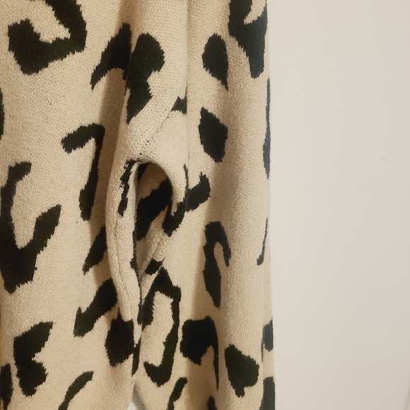 Merokeety | Women's Animal Print Balloon Sleeve Crewneck Sweater (Size Small) - Picture 8 of 11